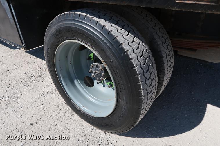 image for item DD5332 2003 Chevrolet C4500 flatbed truck