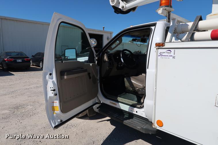 image for item DD5333 2008 Ford F550 bucket truck