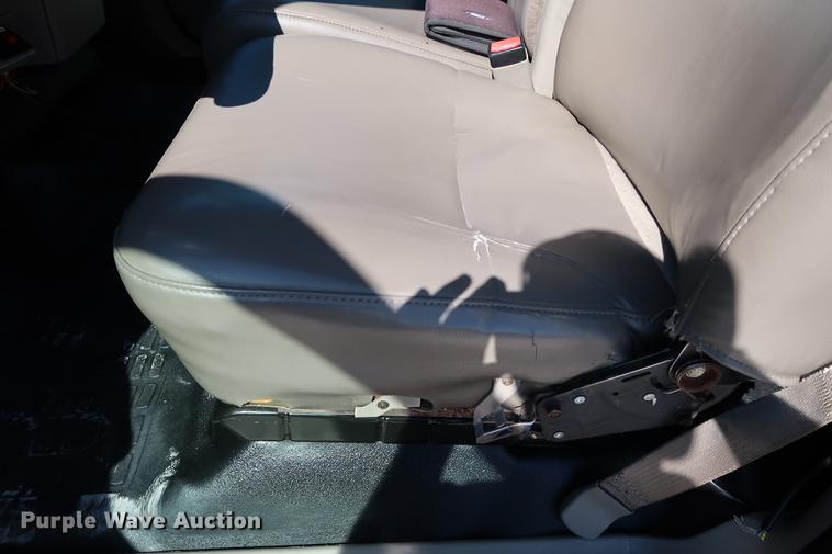 image for item DD5333 2008 Ford F550 bucket truck