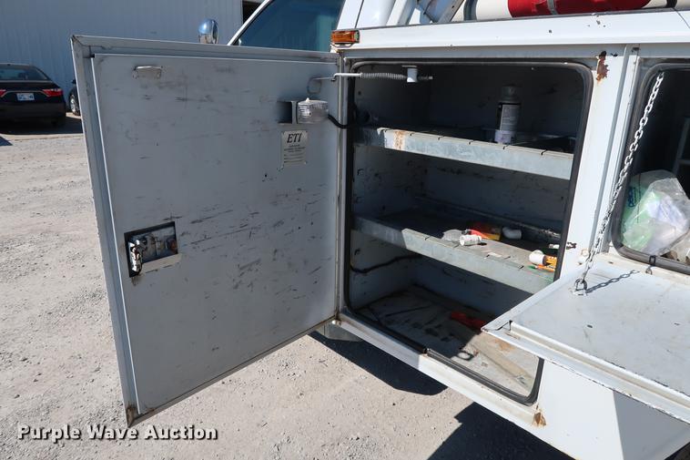 image for item DD5333 2008 Ford F550 bucket truck