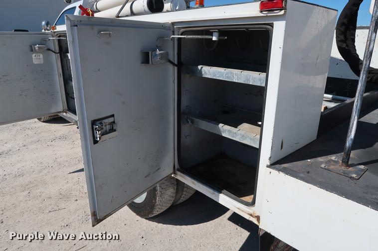 image for item DD5333 2008 Ford F550 bucket truck
