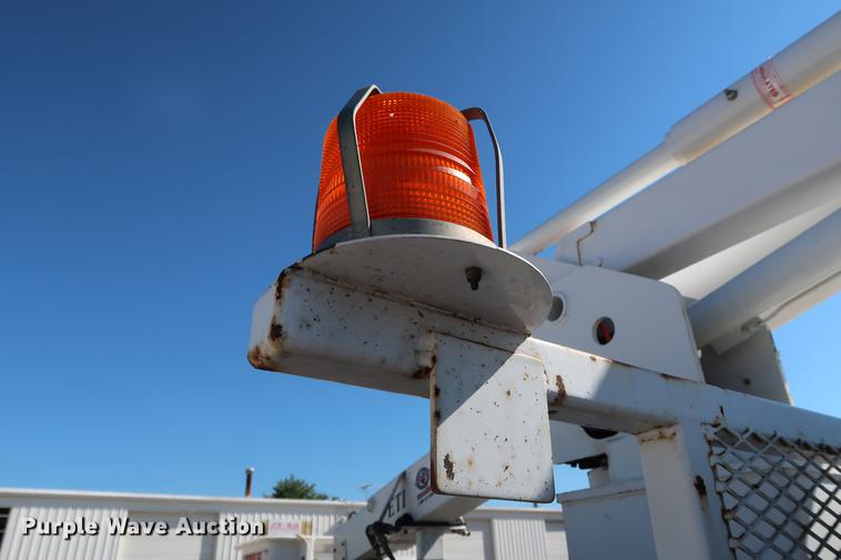 image for item DD5333 2008 Ford F550 bucket truck