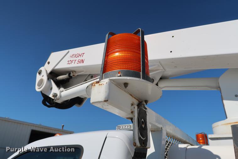 image for item DD5333 2008 Ford F550 bucket truck