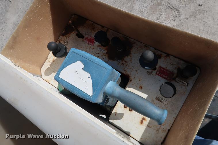 image for item DD5333 2008 Ford F550 bucket truck