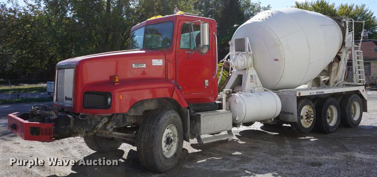 image for item DD6633 1999 International Paystar 5000 ready mix truck