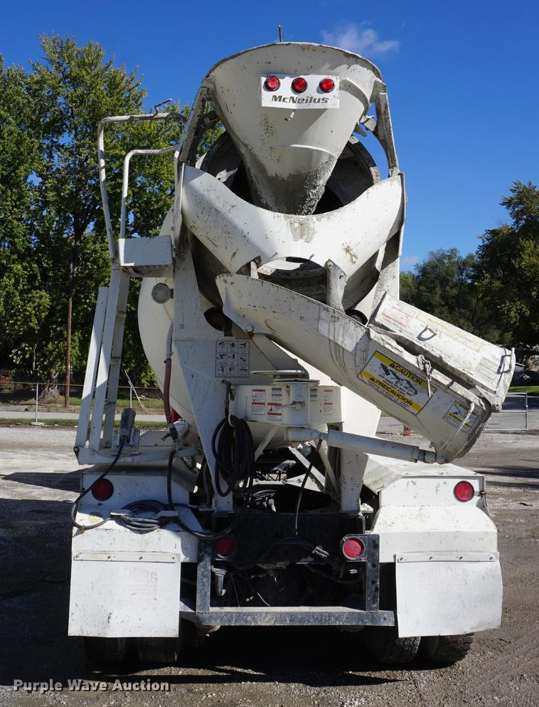 image for item DD6633 1999 International Paystar 5000 ready mix truck