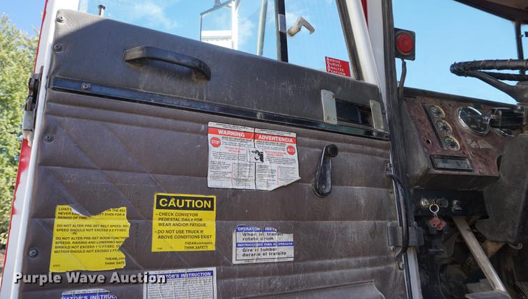 image for item DD6633 1999 International Paystar 5000 ready mix truck