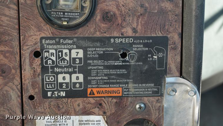 image for item DD6633 1999 International Paystar 5000 ready mix truck