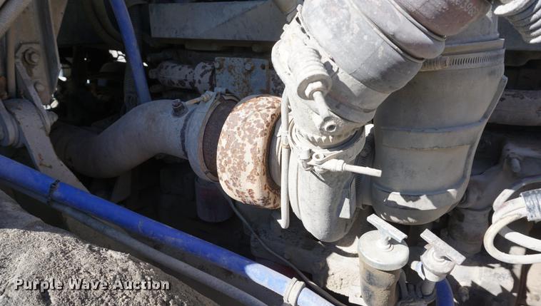 image for item DD6633 1999 International Paystar 5000 ready mix truck