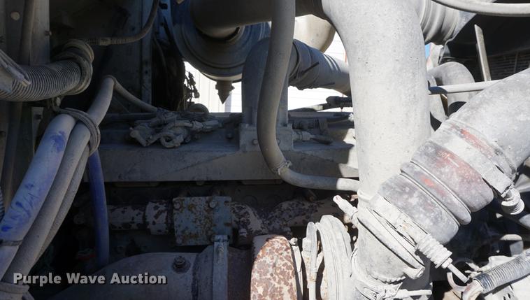 image for item DD6633 1999 International Paystar 5000 ready mix truck