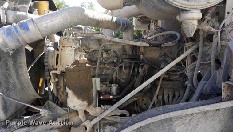 image for item DD6633 1999 International Paystar 5000 ready mix truck