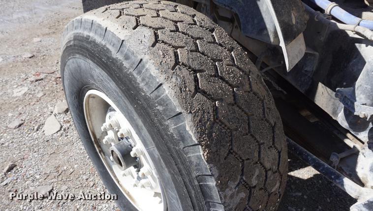 image for item DD6633 1999 International Paystar 5000 ready mix truck