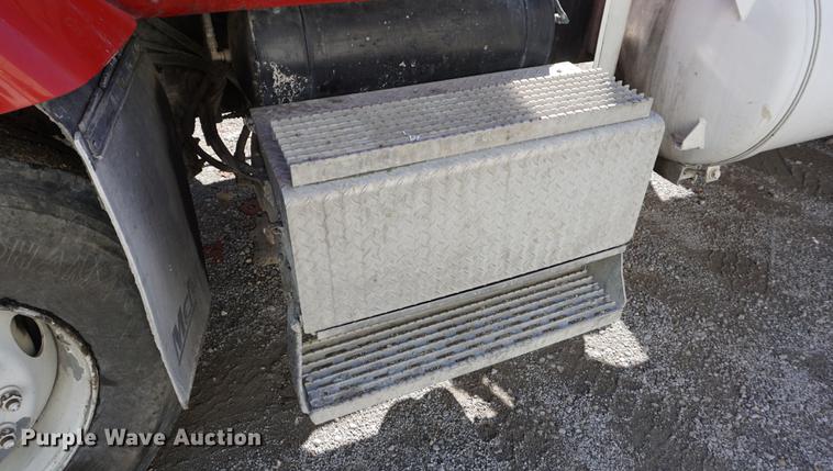 image for item DD6633 1999 International Paystar 5000 ready mix truck