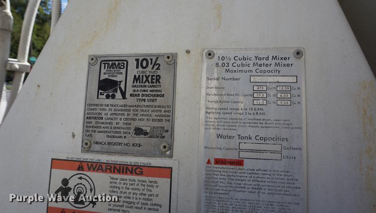 image for item DD6633 1999 International Paystar 5000 ready mix truck