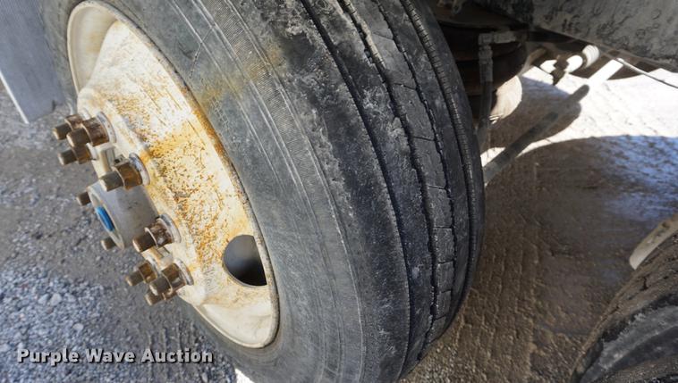 image for item DD6633 1999 International Paystar 5000 ready mix truck