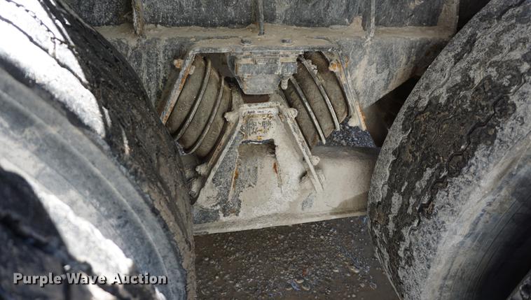 image for item DD6633 1999 International Paystar 5000 ready mix truck