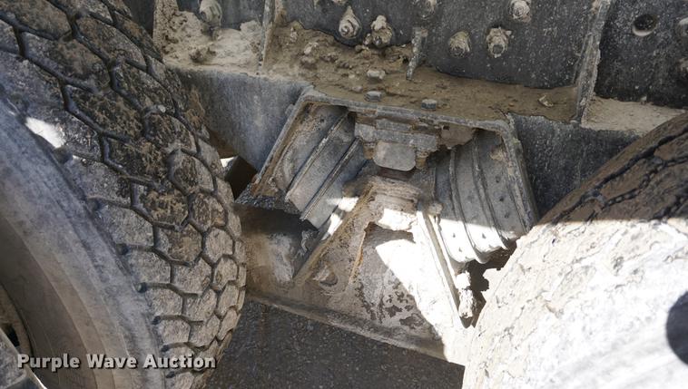 image for item DD6633 1999 International Paystar 5000 ready mix truck