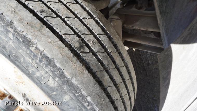 image for item DD6633 1999 International Paystar 5000 ready mix truck