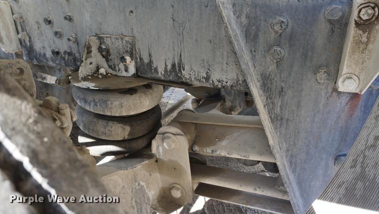 image for item DD6633 1999 International Paystar 5000 ready mix truck