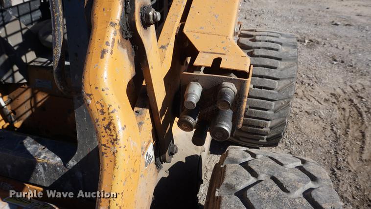 image for item DD6655 2007 Case 450 skid steer
