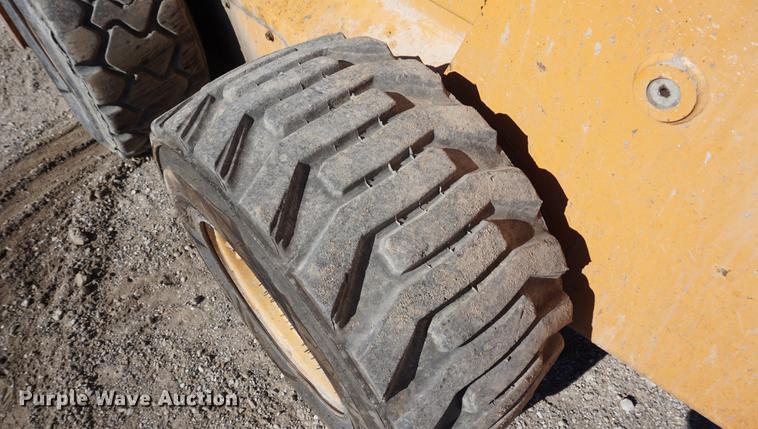 image for item DD6655 2007 Case 450 skid steer
