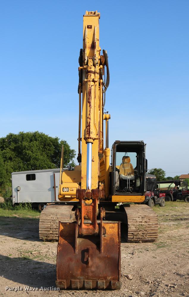 image for item DD8258 2004 John Deere 200C LC excavator