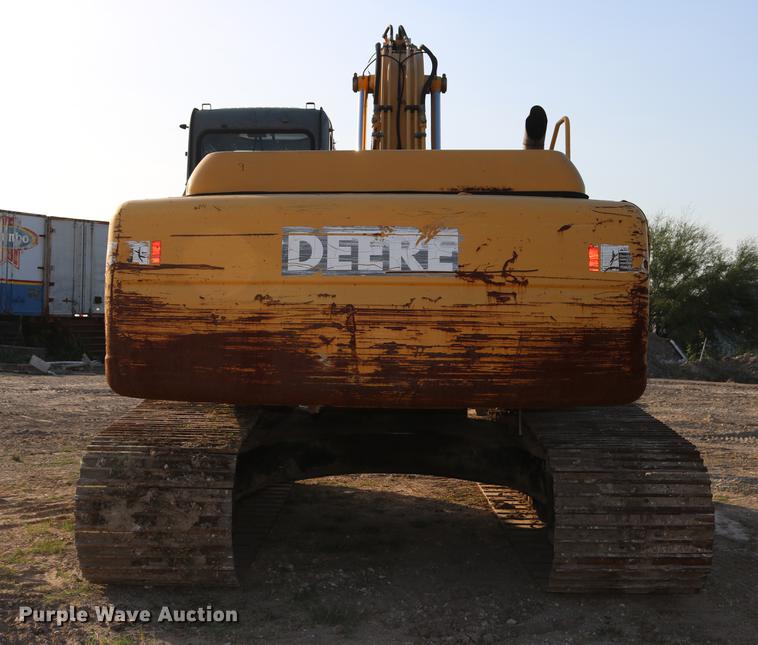 image for item DD8258 2004 John Deere 200C LC excavator