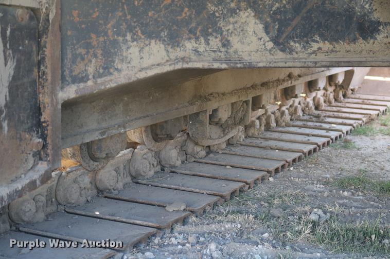 image for item DD8258 2004 John Deere 200C LC excavator