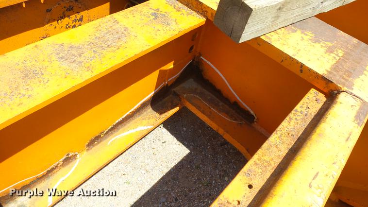 image for item DE2970 1989 Trail King TK120DG-553 low boy equipment trailer