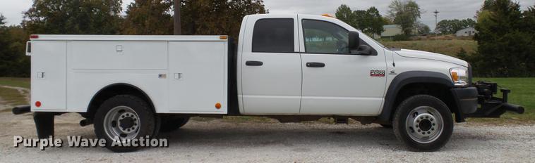 image for item DE4922 2008 Dodge Ram 4500 Quad Cab utility bed truck