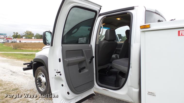 image for item DE4922 2008 Dodge Ram 4500 Quad Cab utility bed truck