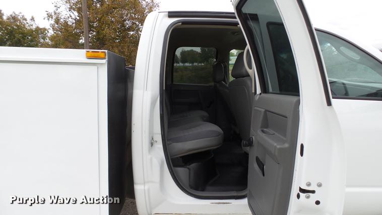 image for item DE4922 2008 Dodge Ram 4500 Quad Cab utility bed truck