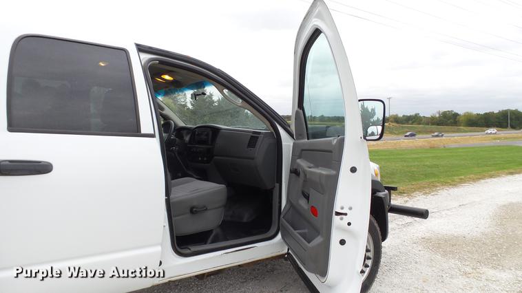 image for item DE4922 2008 Dodge Ram 4500 Quad Cab utility bed truck
