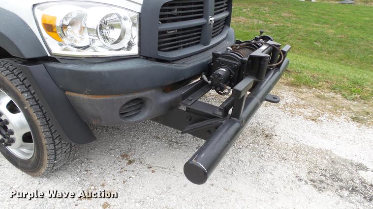 image for item DE4922 2008 Dodge Ram 4500 Quad Cab utility bed truck