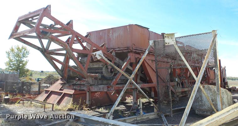 image for item DE4930 1973 Ross 250-8 Mobiliner Central Mix concrete plant