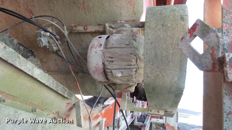 image for item DE4930 1973 Ross 250-8 Mobiliner Central Mix concrete plant