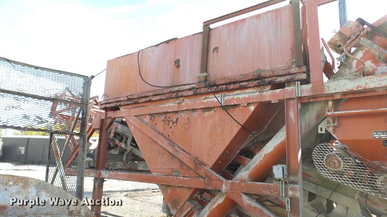 image for item DE4930 1973 Ross 250-8 Mobiliner Central Mix concrete plant