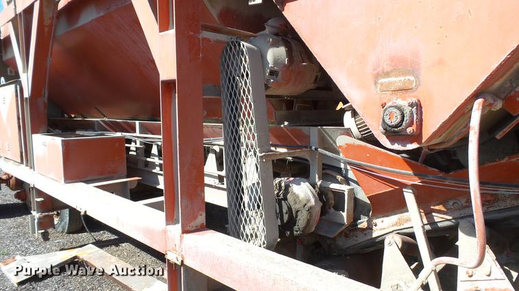 image for item DE4930 1973 Ross 250-8 Mobiliner Central Mix concrete plant