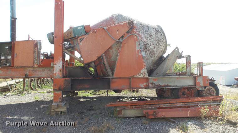 image for item DE4930 1973 Ross 250-8 Mobiliner Central Mix concrete plant
