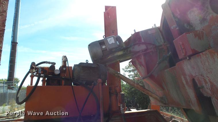 image for item DE4930 1973 Ross 250-8 Mobiliner Central Mix concrete plant