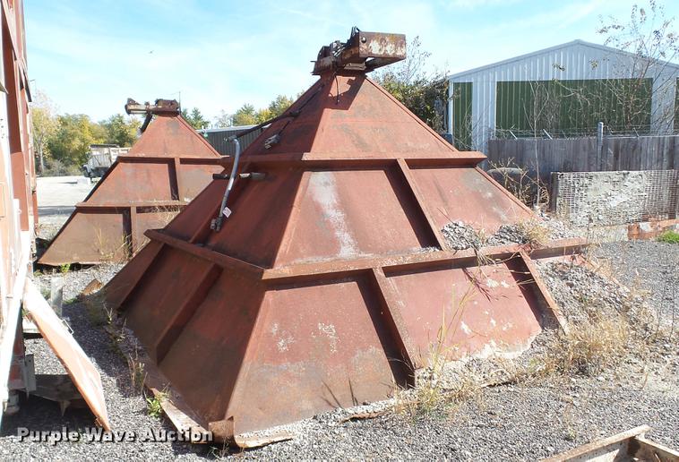 image for item DE4930 1973 Ross 250-8 Mobiliner Central Mix concrete plant