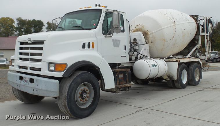 image for item DE4932 2000 Sterling ready mix truck
