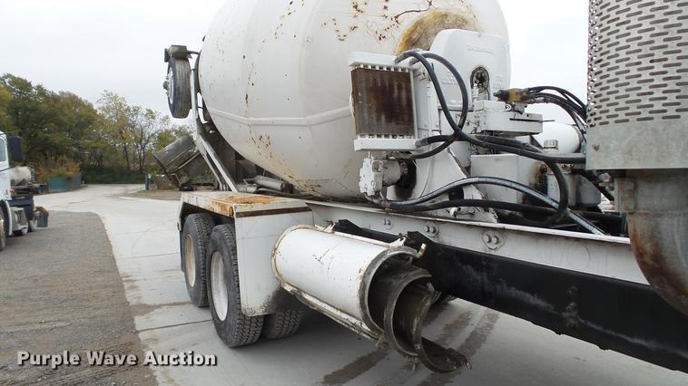 image for item DE4932 2000 Sterling ready mix truck