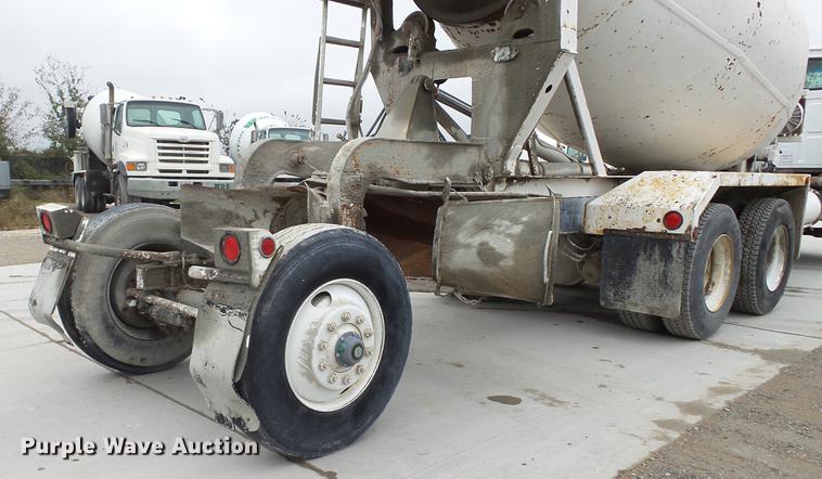 image for item DE4932 2000 Sterling ready mix truck