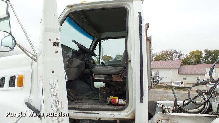 image for item DE4932 2000 Sterling ready mix truck