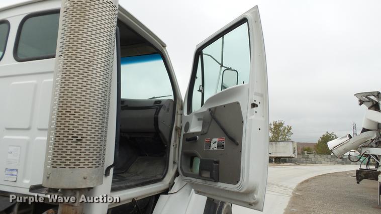 image for item DE4932 2000 Sterling ready mix truck