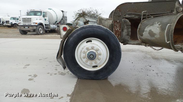 image for item DE4932 2000 Sterling ready mix truck