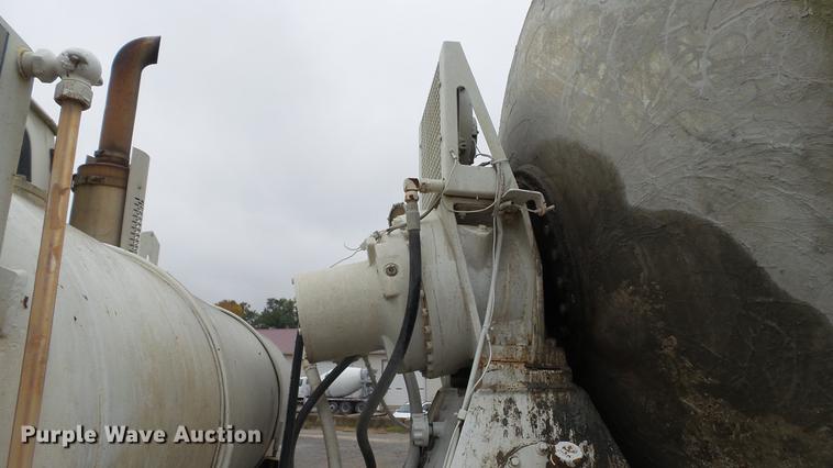 image for item DE4933 2000 Sterling ready mix truck