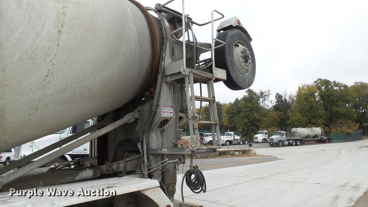 image for item DE4933 2000 Sterling ready mix truck