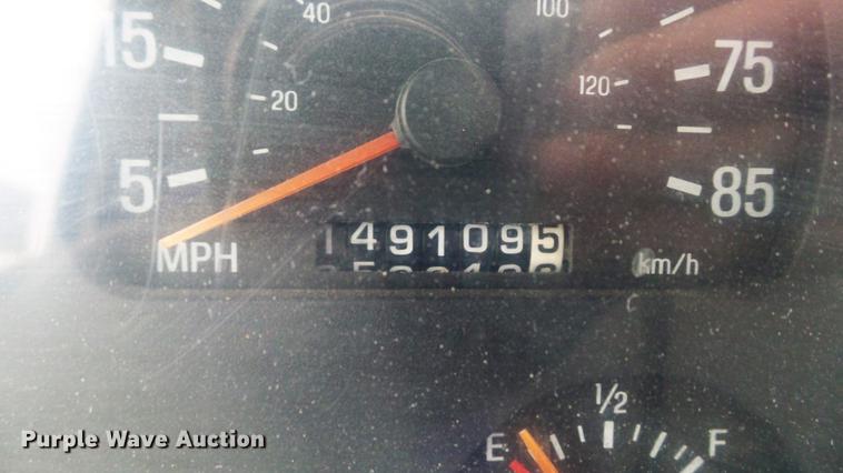 image for item DE4933 2000 Sterling ready mix truck